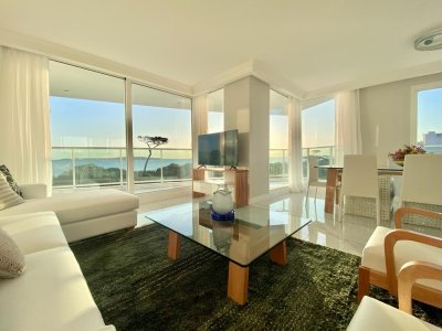 Venta apartamento 4 dormitorios playa mansa Punta del Este.