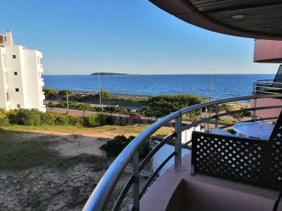 Punta del este, mansa, apartamento de 1 dormitorio con terraza y vista.