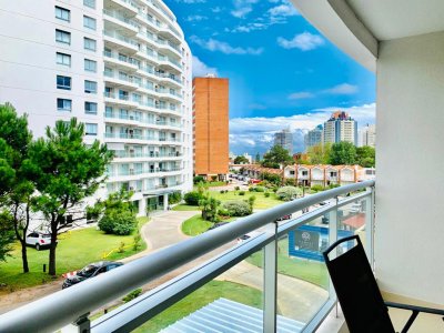 Apartamento en Punta del Este, con parrillero propio