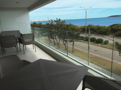 Muy lindo apartamento ubicado en mansa Punta del Este con espectacular VISTA AL MAR