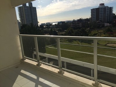 Precioso apartamento ubicado en la mansa, Punta del Este.