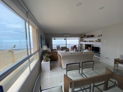 Apartamento excelente ubicacion frente al mar en La Península