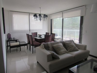 Hermoso apartamento ubicado en Roosevelt Punta del Este. 