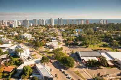 Hermoso apartamento ubicado en Roosevelt-Punta del Este. 