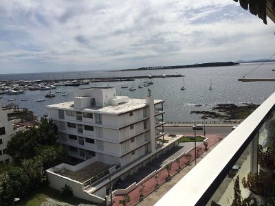 Apartamento en península de Punta del Este, con buena vista.
