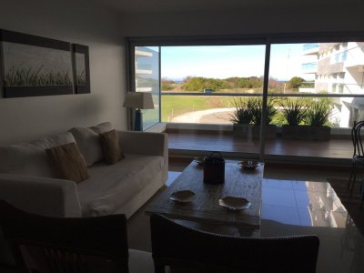 Hermoso apartamento ubicado en Brava-Punta del Este. Frente al mar!!