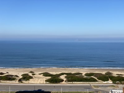Espectacular Penthouse con vista inigualable. Parrillero techado privado con vista y gran terraza. 2 dormitorios, 2 baños. Edificio con amenites