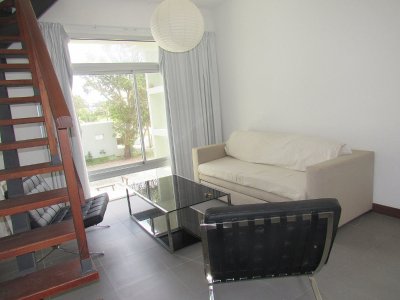 Muy lindo apartamento ubicado en Manantiales. 