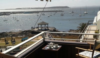 Apartamento en Punta del Este con excepcional vista al puerto. 