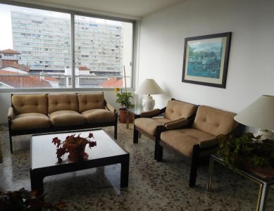 Muy lindo apartamento ubicado en península Punta del Este