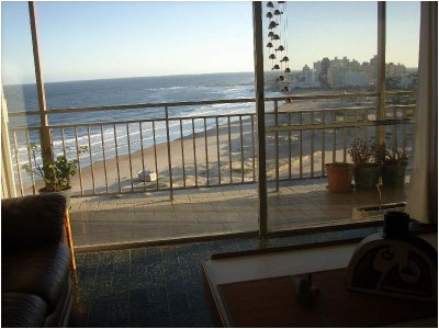 Muy lindo apartamento en Brava-Punta del Este con hermosa vista al mar.