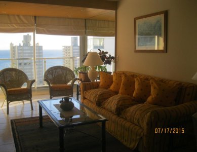 Muy lindo apartamento ubicado en importante complejo en Mansa Punta del Este. 