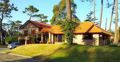 Casa en la Mansa 3 dormitorios y dependencia con barbacoa y amplio jardín