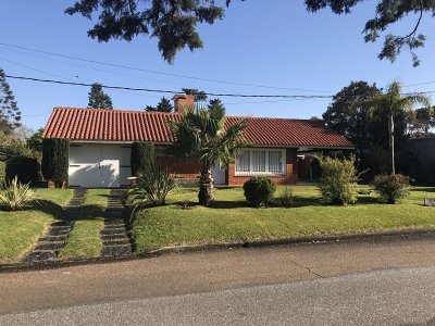 Casa en la Mansa 3 dormitorios con barbacoa y garage