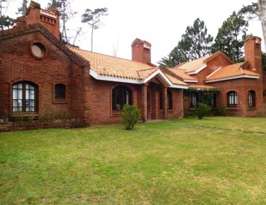 Casa en Mansa 4 dormitorios con piscina y garage