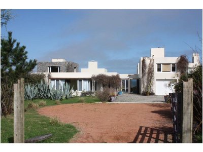 Casa en Punta Ballena 6 dormitorios piscina y más