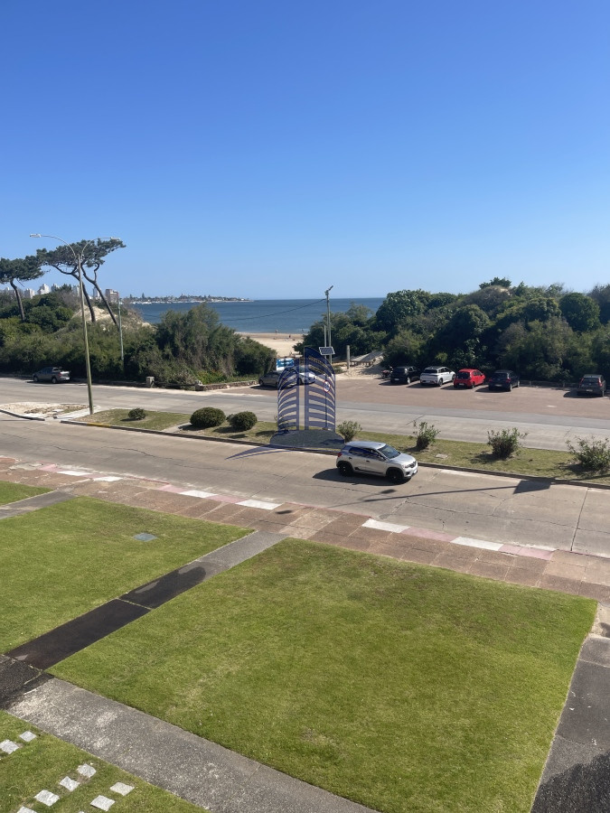 Oportunidad en Venta Apartamento en Punta del este 3 dormitorios   dep Servicio - GoPunta - Portal Inmobiliario de Punta del Este - Maldonado