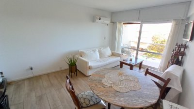 Apartamento en Mansa - Punta del Este Ref. 4366