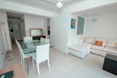 Oportunidad en Venta de Apartamento de planta baja con salida al jardín, 3 dormitorios en Playa Montoya, Punta del Este