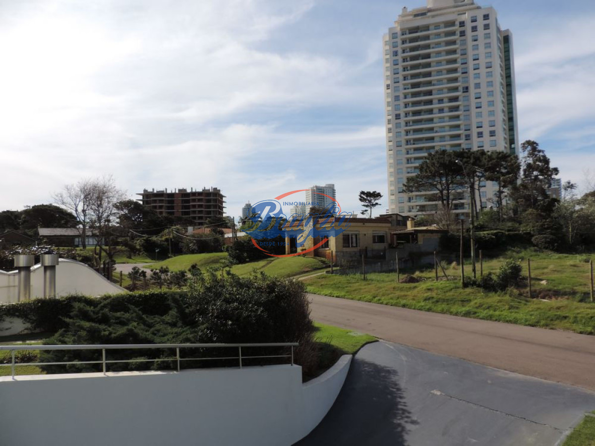 Brava - GoPunta - Portal Inmobiliario de Punta del Este - Maldonado