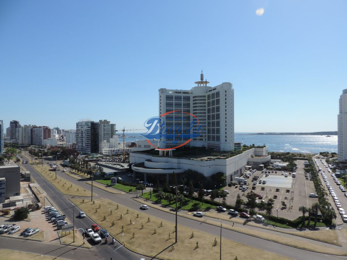 Boulevard Artigas - GoPunta - Portal Inmobiliario de Punta del Este - Maldonado