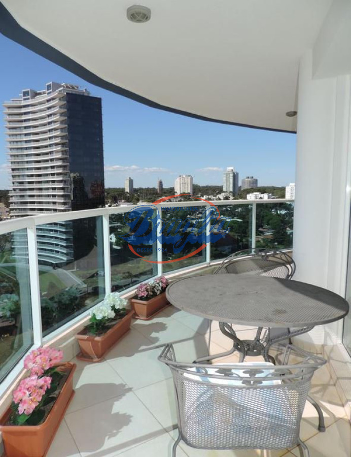 Boulevard Artigas - GoPunta - Portal Inmobiliario de Punta del Este - Maldonado