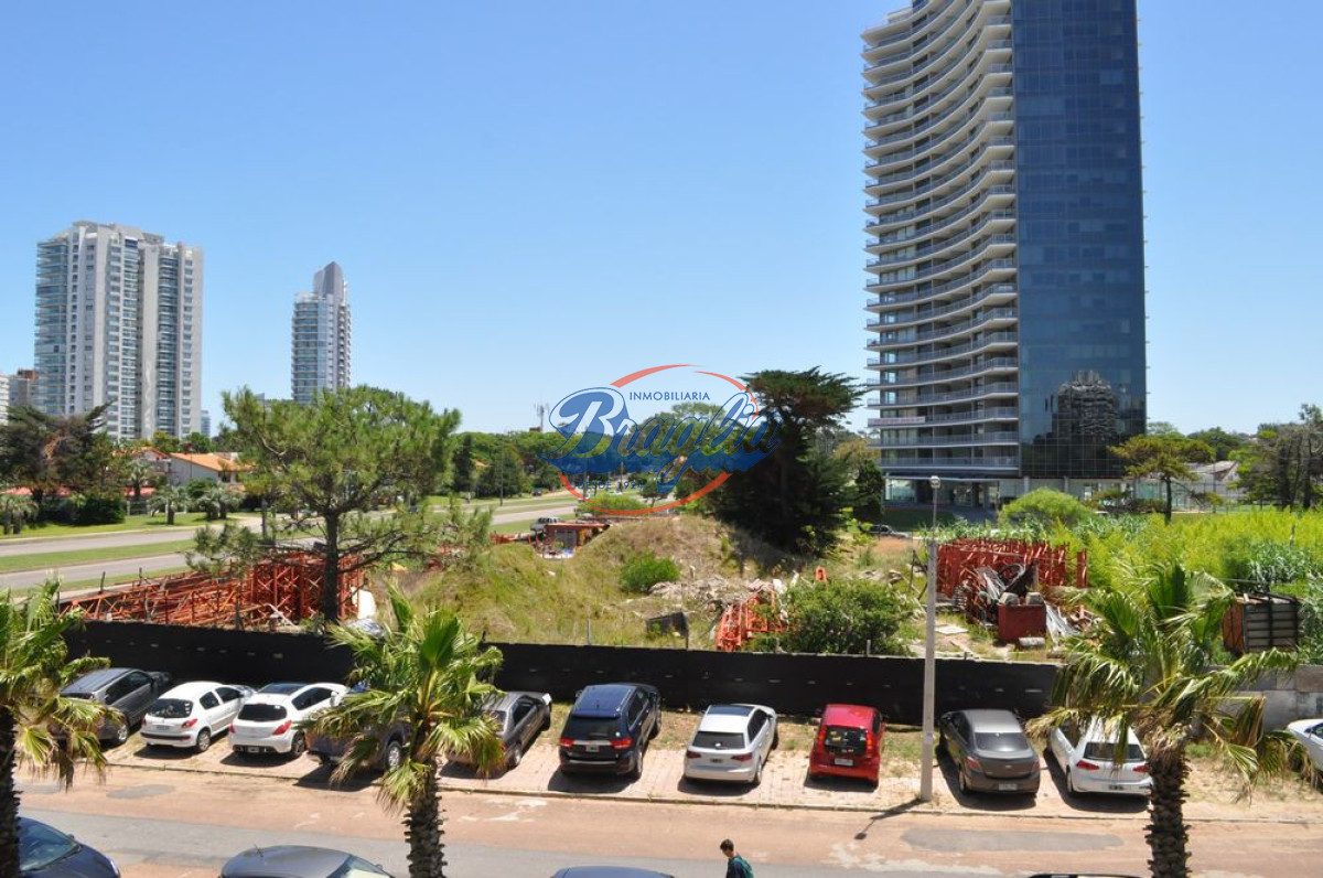 Boulevard Artigas - GoPunta - Portal Inmobiliario de Punta del Este - Maldonado