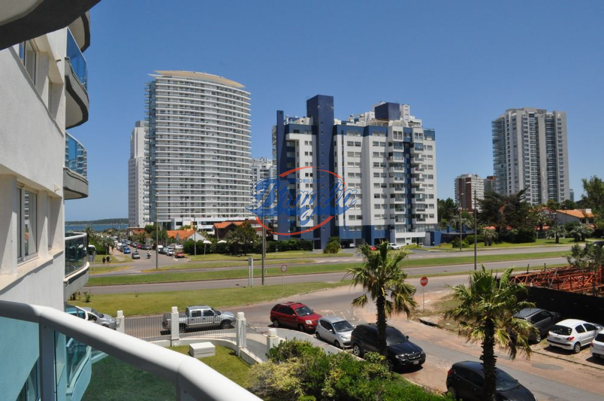 Boulevard Artigas - GoPunta - Portal Inmobiliario de Punta del Este - Maldonado