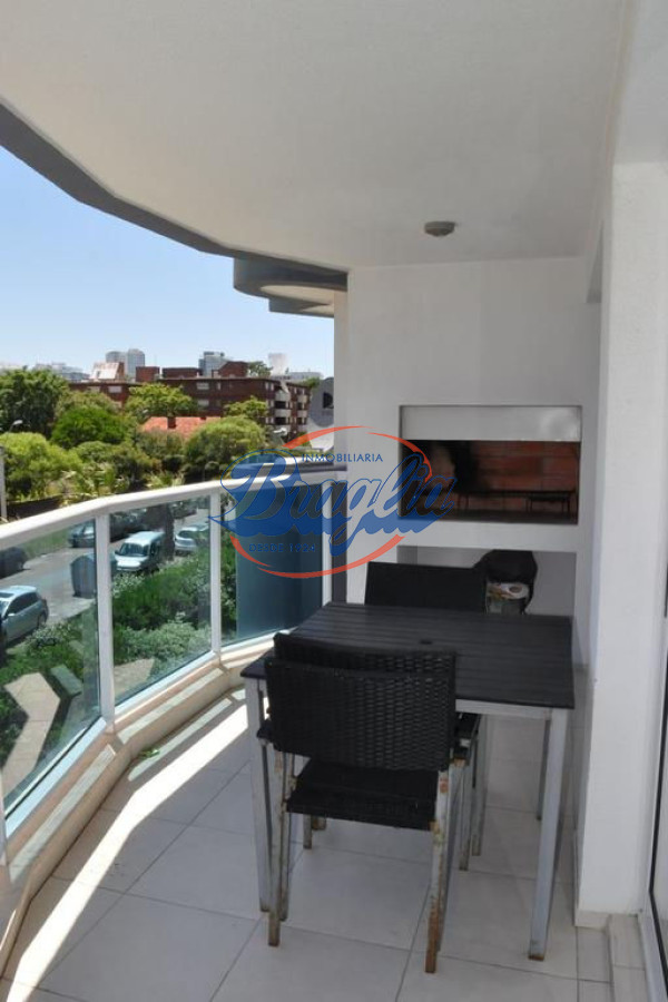 Boulevard Artigas - GoPunta - Portal Inmobiliario de Punta del Este - Maldonado