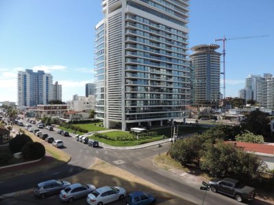 Ubicado en parada 2 de Playa Brava - Punta del Este 