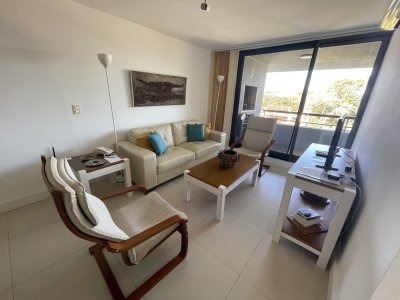 Apartamento en venta de dos dormitorios en Punta del Este!