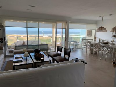 Apartamento en Venta y Alquiler, Brava, Punta del Este, 2 Dormitorios.