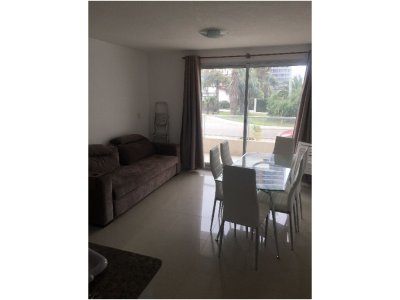 Apartamento , Mansa, Punta del Este,  U$S 80.000 contado y 40 cuotas de U$S 2500 cada una. ( Total U$S 180.000) ( mas interés) 