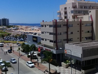 Apartamento en Venta de Dos Dormitorios Punta Del este