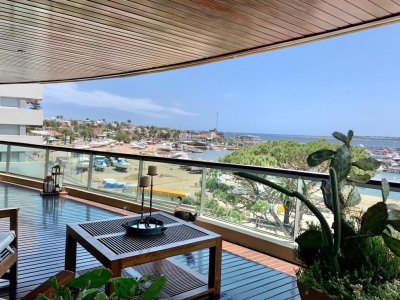 Apartamento en Venta Cuatro Dormitorios Puerto Punta del Este