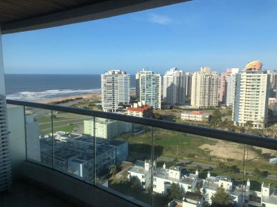 Apartamento a una cuadra de la playa brava